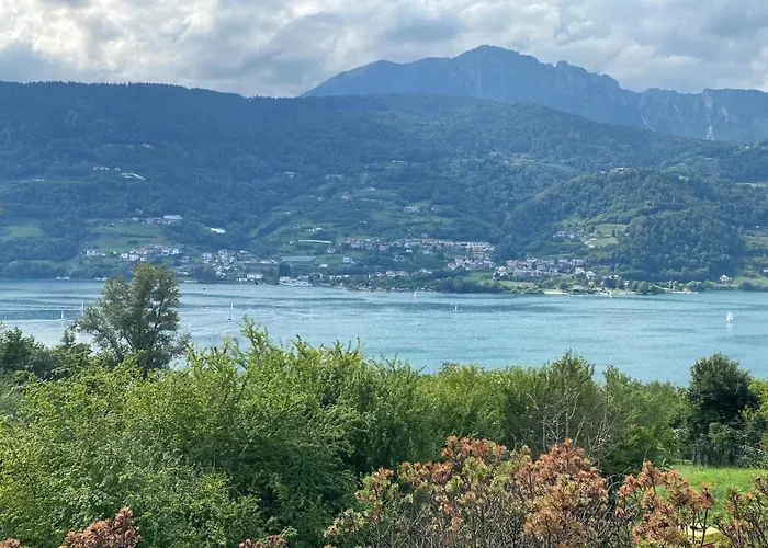 Lake Apartment Ischia Red
