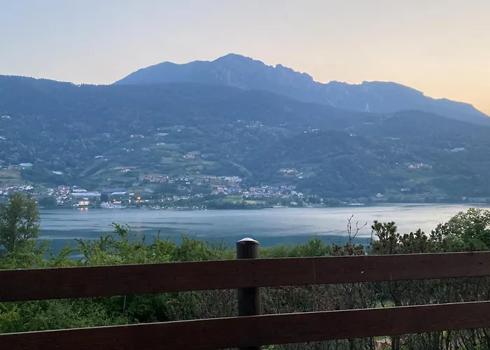 Lake Apartment Ischia Red
